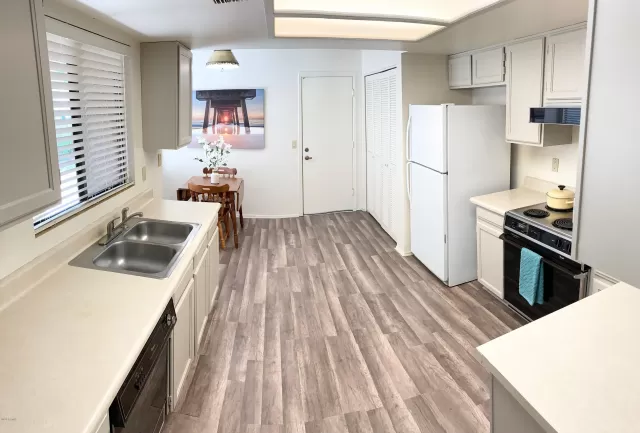 MLS: 6071411 Condo For Sale