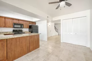 Photo #3: 6071781 Listing