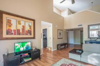 Photo #5: 6071789 Listing 