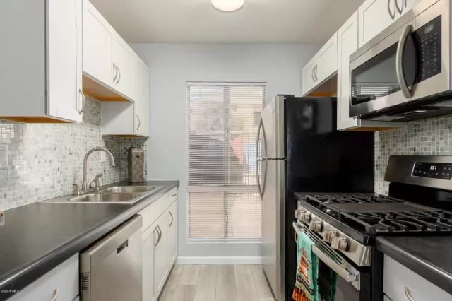 MLS: 6072157 Condo For Sale