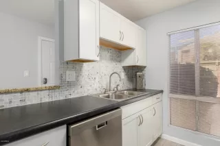 Photo #1: 6072157 Listing