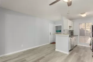 Photo #2: 6072157 Listing