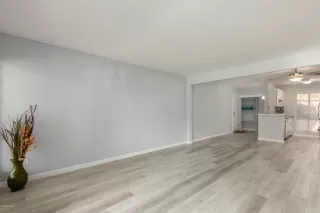 Photo #4: 6072157 Listing