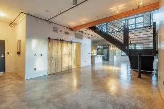 Photo #1: 6072255 Listing