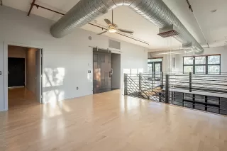 Photo #5: 6072255 Listing