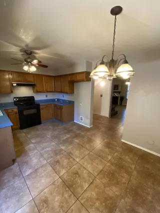 Photo #4: 6072624 Listing