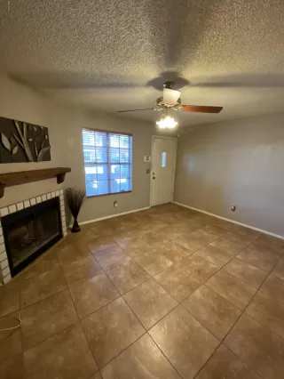 Photo #5: 6072624 Listing