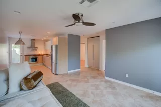 Photo #4: 6072649 Listing