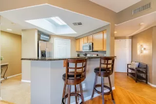 Photo #6: 6072687 Listing