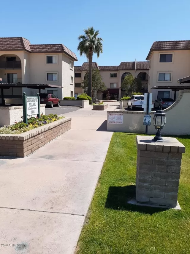 MLS: 6072774 Condo For Sale