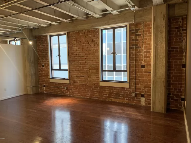 MLS: 6072930 Condo For Sale