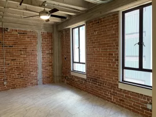 Photo #5: 6072930 Listing