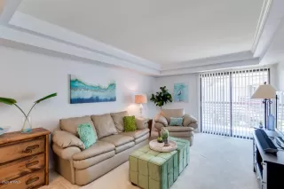 Photo #4: 6072969 Listing