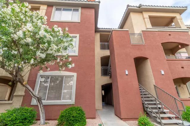 MLS: 6073023 Condo For Sale