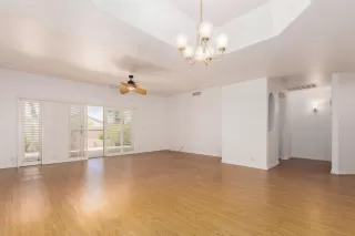 Photo #3: 6073481 Listing