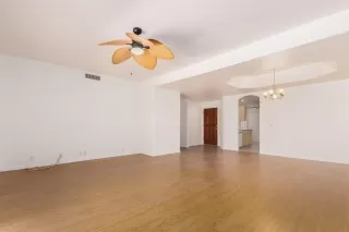 Photo #6: 6073481 Listing