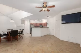 Photo #4: 6073577 Listing