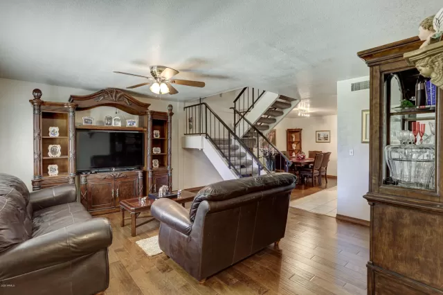 MLS: 6073851 Condo For Sale