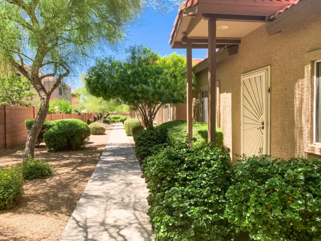 MLS: 6073925 Condo For Sale
