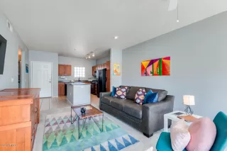 Photo #5: 6073962 Listing