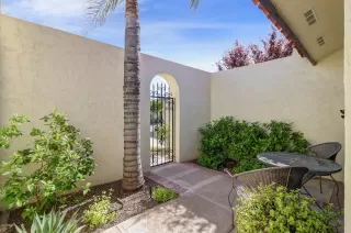 Photo #2: 6074063 Listing