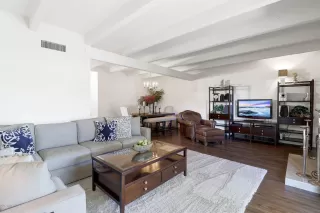 Photo #6: 6074063 Listing