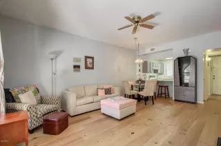 Photo #4: 6074132 Listing