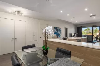 Photo #5: 6074353 Listing