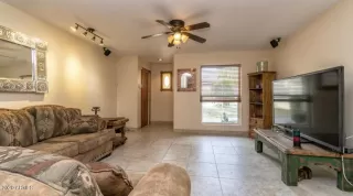 Photo #4: 6074435 Listing