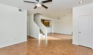 Photo #3: 6074733 Listing 