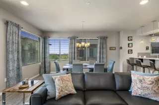 Photo #5: 6075057 Listing