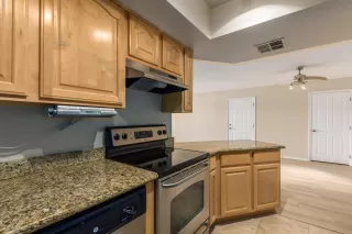 Photo #2: 6075159 Listing