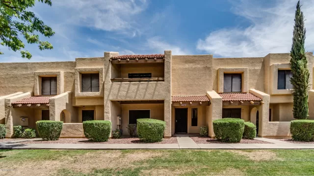 MLS: 6075359 Condo For Sale