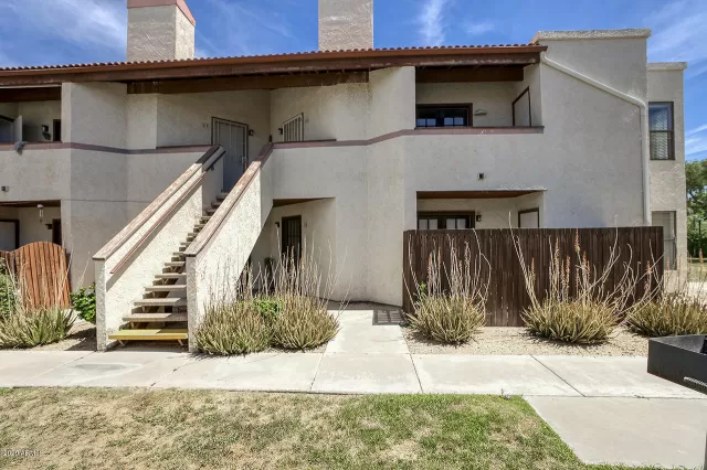 MLS: 6075376 Condo For Sale