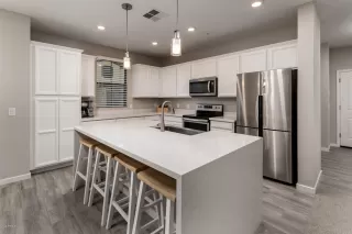 Photo #5: 6075398 Listing