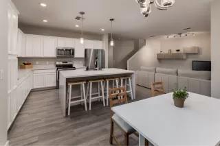 Photo #6: 6075398 Listing