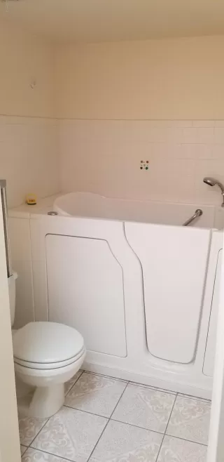 Photo #5: 6075663 Listing