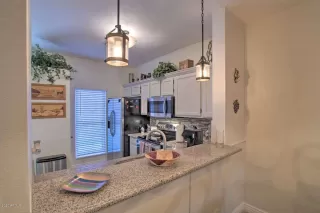 Photo #6: 6075677 Listing