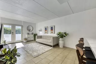 Photo #2: 6075812 Listing 