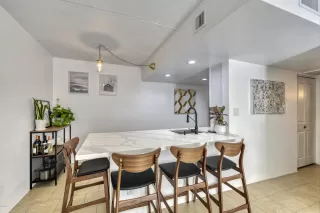 Photo #5: 6075812 Listing 