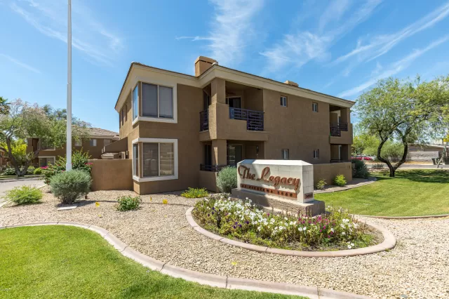 MLS: 6075892 Condo For Sale