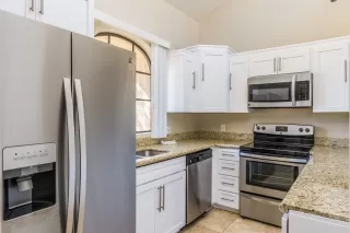 Photo #3: 6075925 Listing