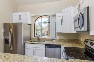 Photo #4: 6075925 Listing