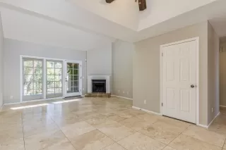 Photo #6: 6075925 Listing