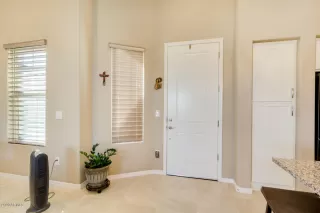 Photo #2: 6076085 Listing 