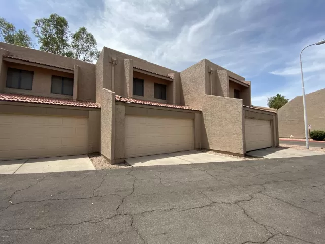 MLS: 6076104 Condo For Sale