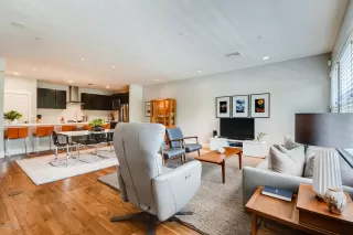 Photo #1: 6076176 Listing 