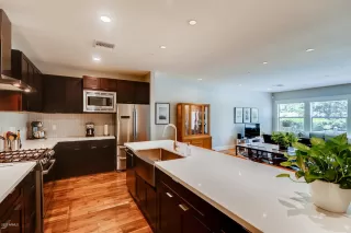 Photo #6: 6076176 Listing 