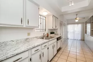 Photo #2: 6076231 Listing 