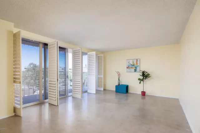 MLS: 6076397 Condo For Sale